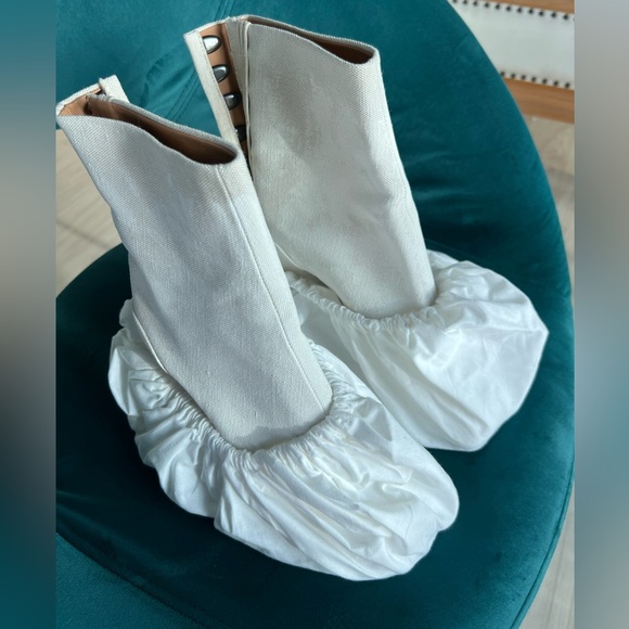 Maison Margiela Tabi Boots - Women’s White Ankle Boots size 38(EU) 8(US) - Picture 11 of 14